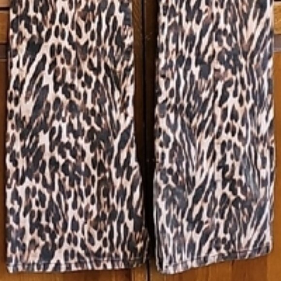 NWT Forever 21 Leopard Print Bootcut High Rise Jeans stretch split leg slim fit - Picture 16 of 16